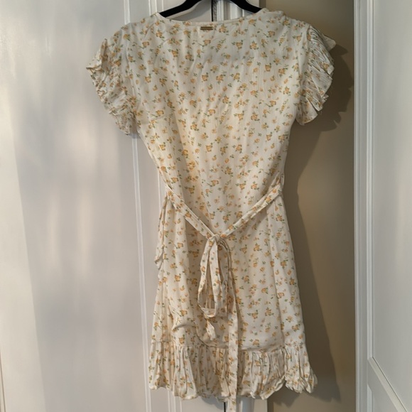 Billabong floral wrap dress - Picture 2 of 3